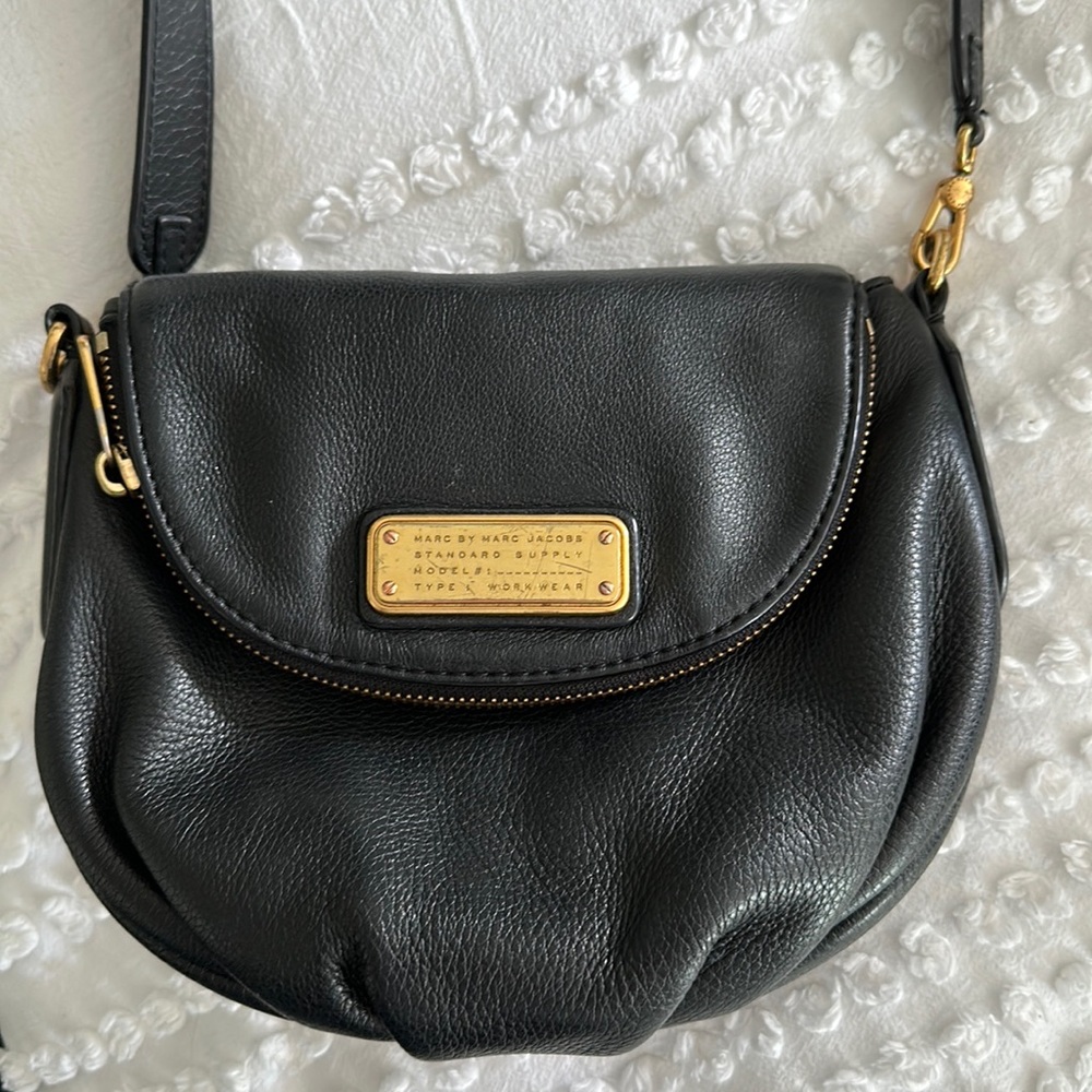 Marc Jacob’s black leather cross body